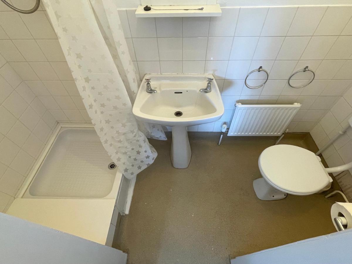 Pluxa Bearwood Hotel King Bedroom With Car Park Country house